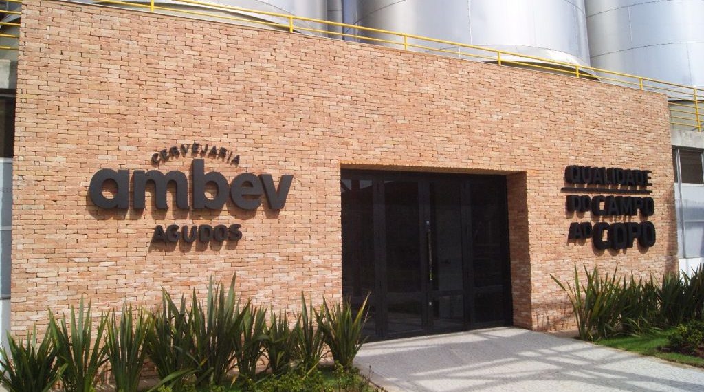 Ambev promove campanha de consumo de álcool moderado