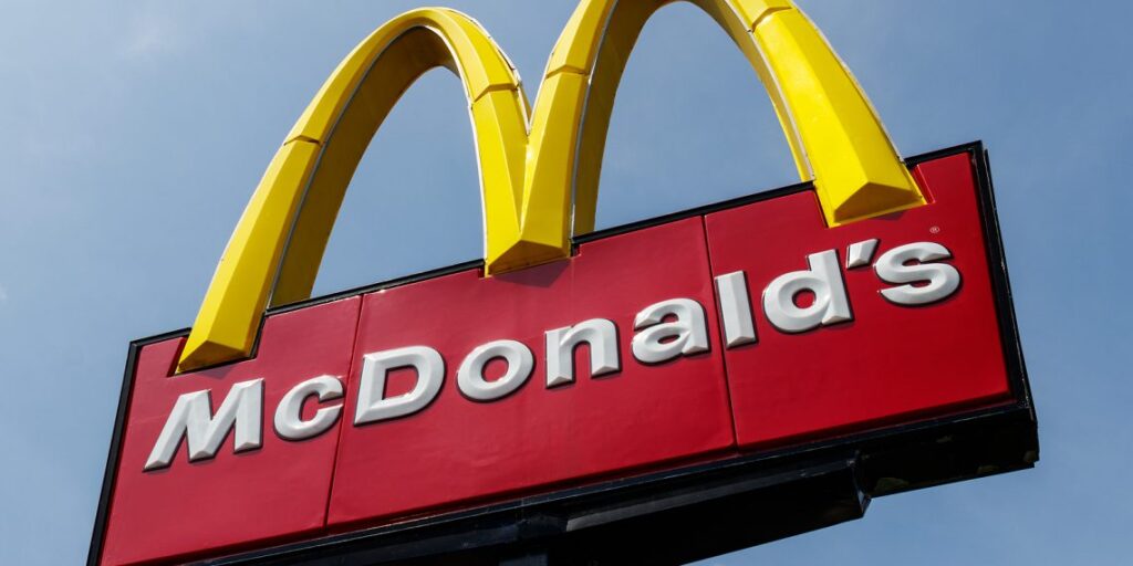 McDonald’s lança edição limitada do letreiro da marca para decorar a casa