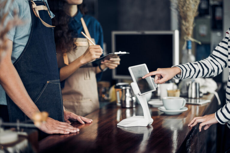 Restaurantes ganham eficiência com plataformas de tecnologia